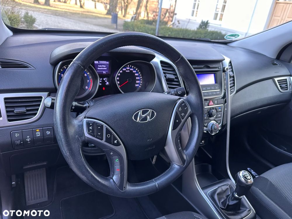 Hyundai i30 blue Kombi 1.6 GDi Style - 27