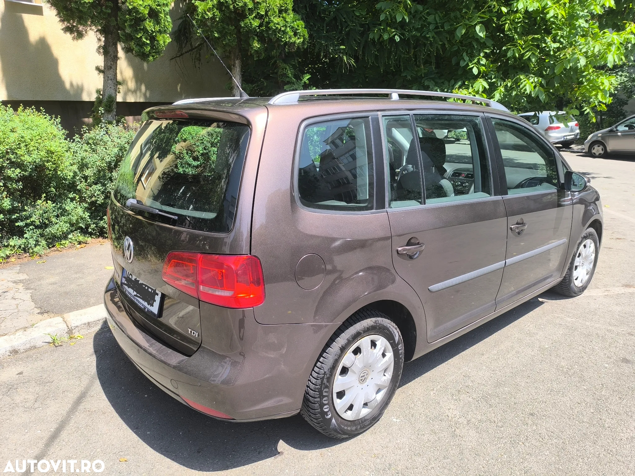 Volkswagen Touran - 4
