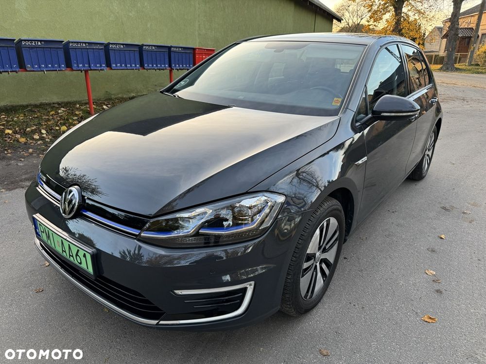 Volkswagen Golf - 1