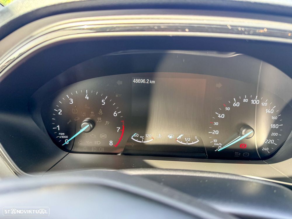 Ford Focus 1.0 EcoBoost S&S ST-LINE - 34