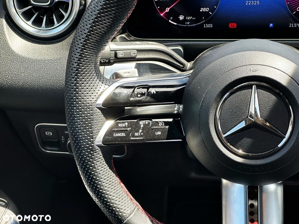 Mercedes-Benz GLB - 10