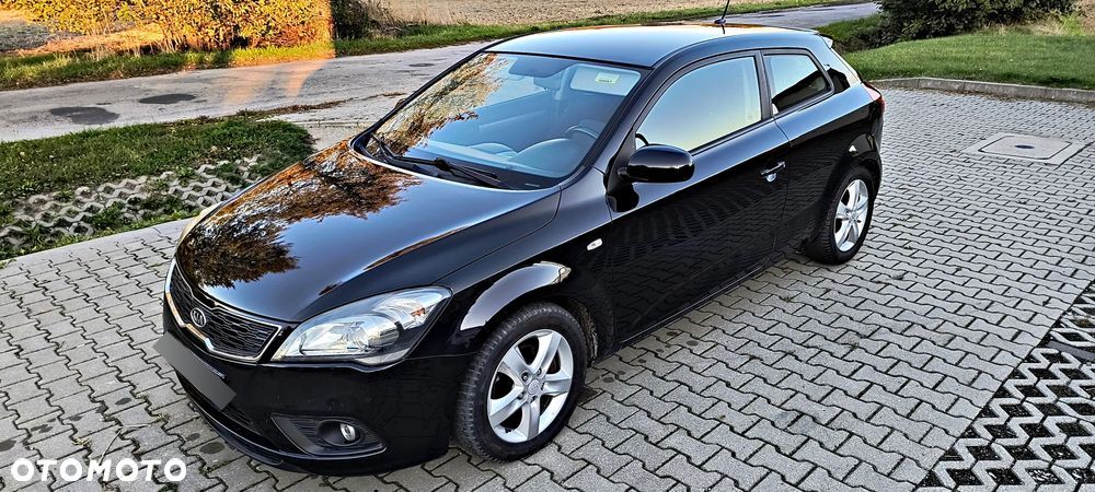 Kia Ceed Cee'd 1.6 Crdi S Euro2012 - 17