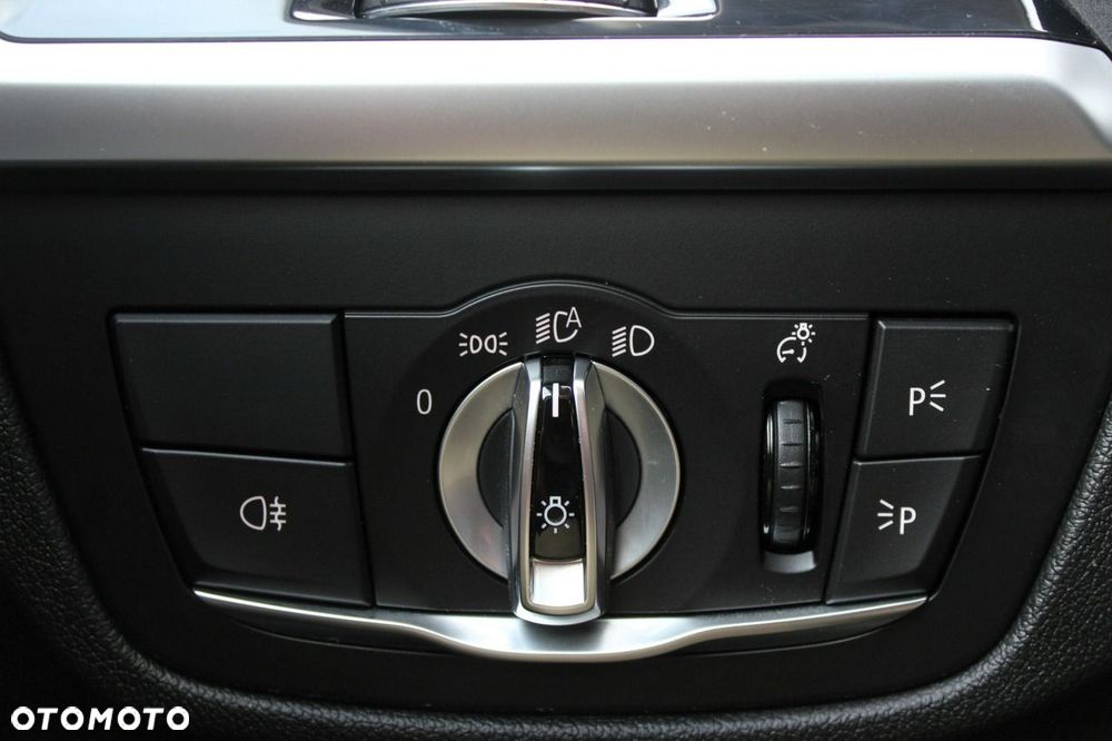 BMW X3 xDrive30e Advantage - 32