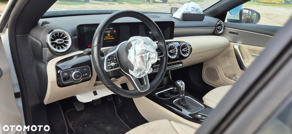 Mercedes-Benz CLA 180 - 20
