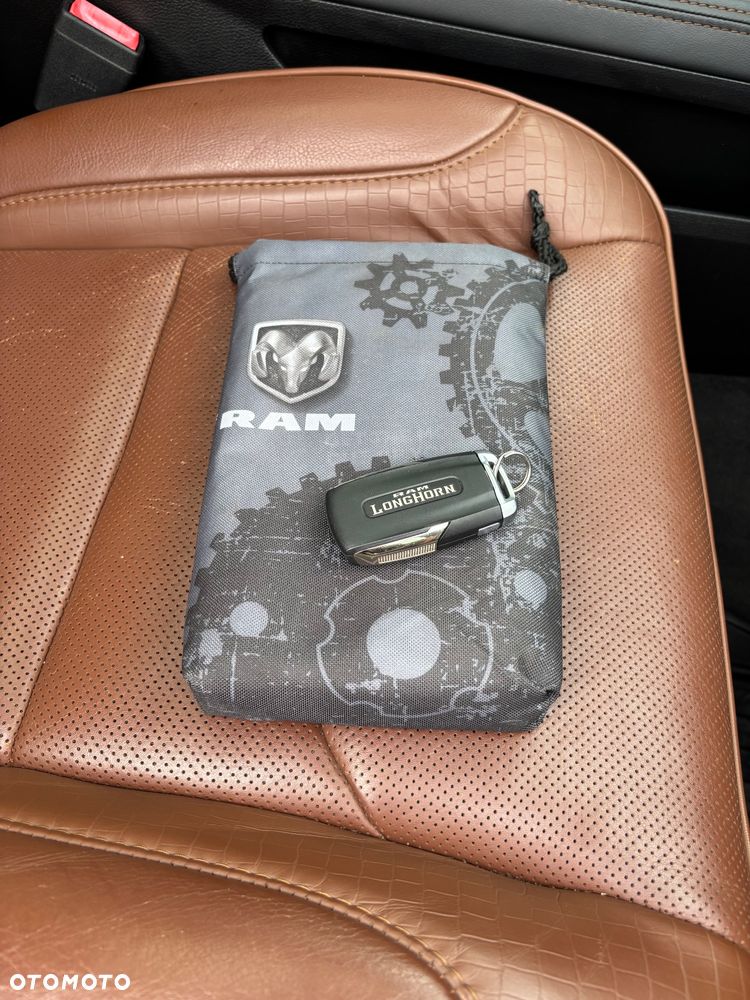 RAM 1500 5.7 Crew Cab Longhorn - 20