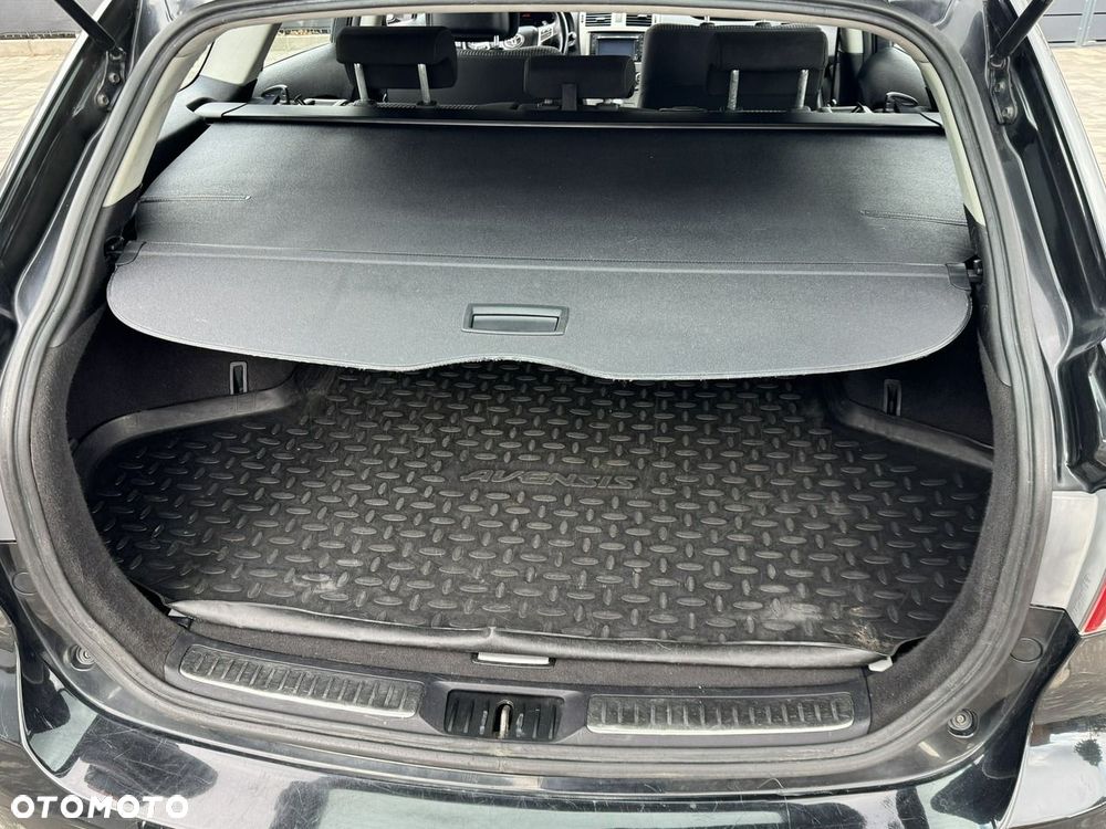 Toyota Avensis - 13