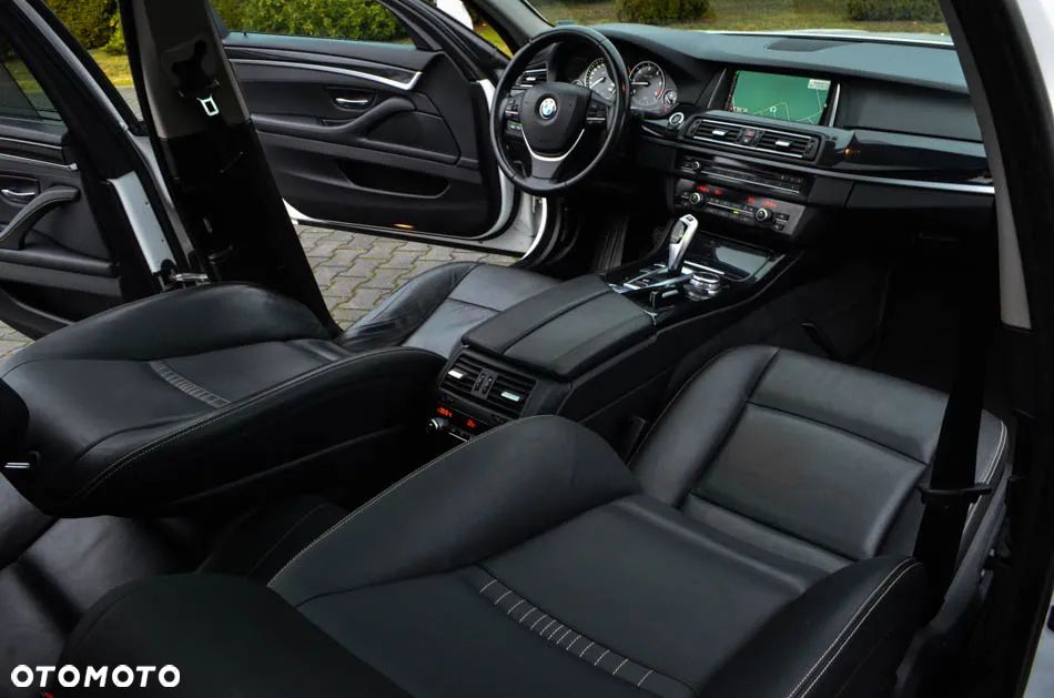 BMW Seria 5 520d Touring Luxury Line - 22