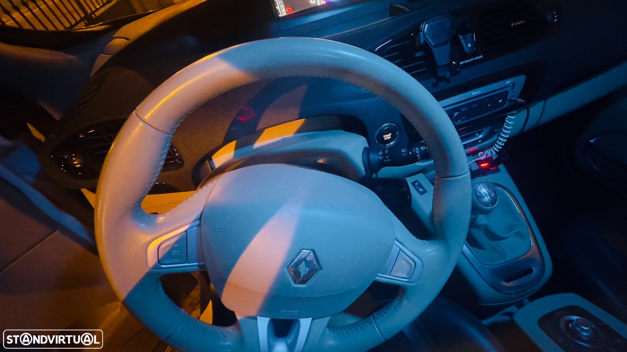 Renault Grand Scénic 1.6 dCi Bose Edition SS - 10