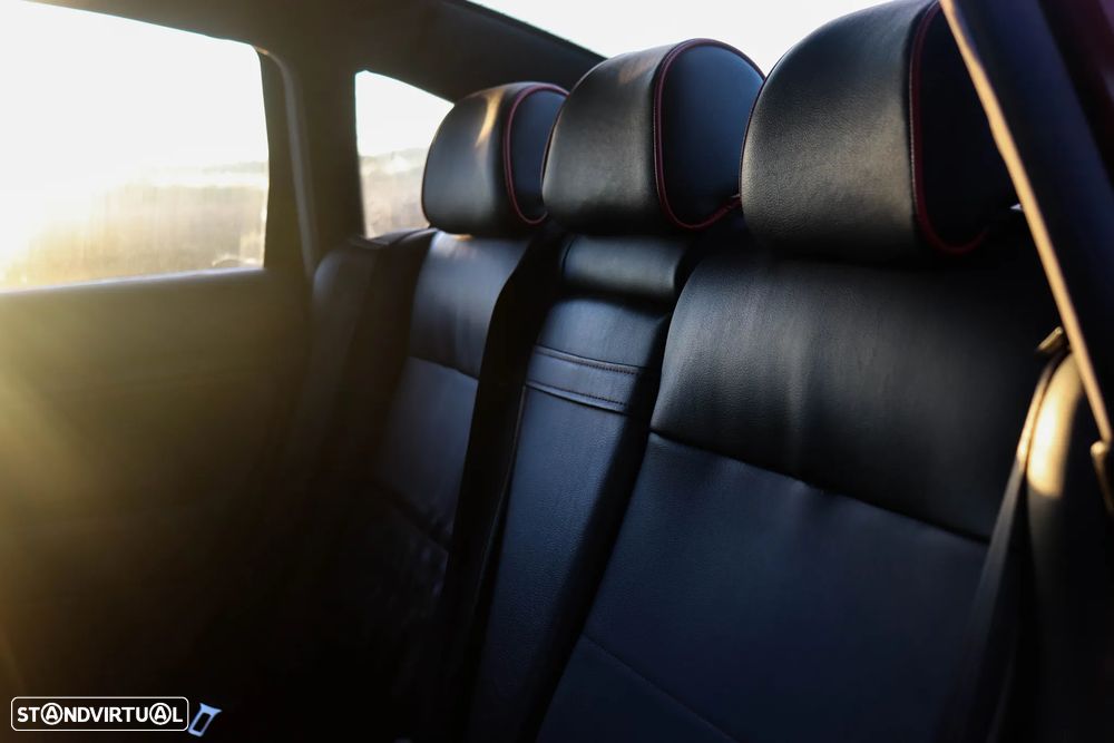 VW Passat 1.9 TDi Highline - 11