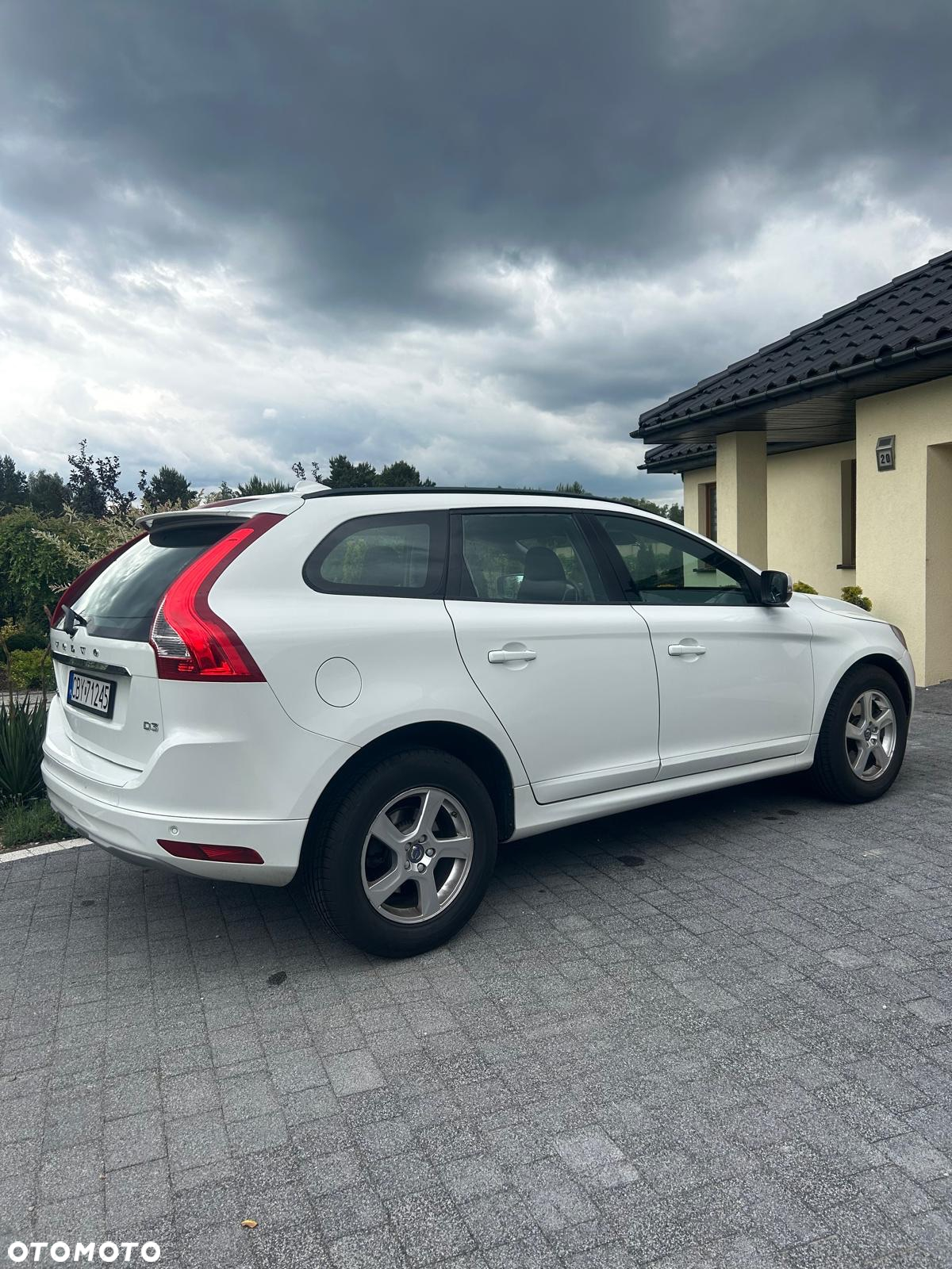 Volvo XC 60 D3 Drive-E Momentum - 5