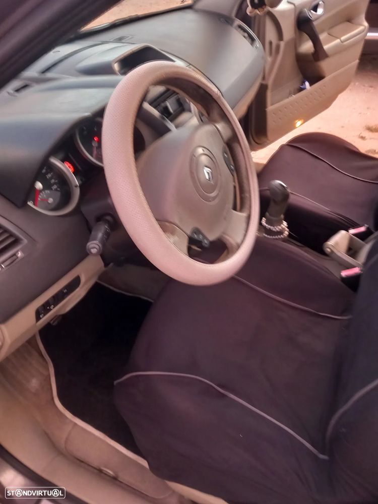 Renault Mégane Break 1.5 dCi C Dynamique - 8