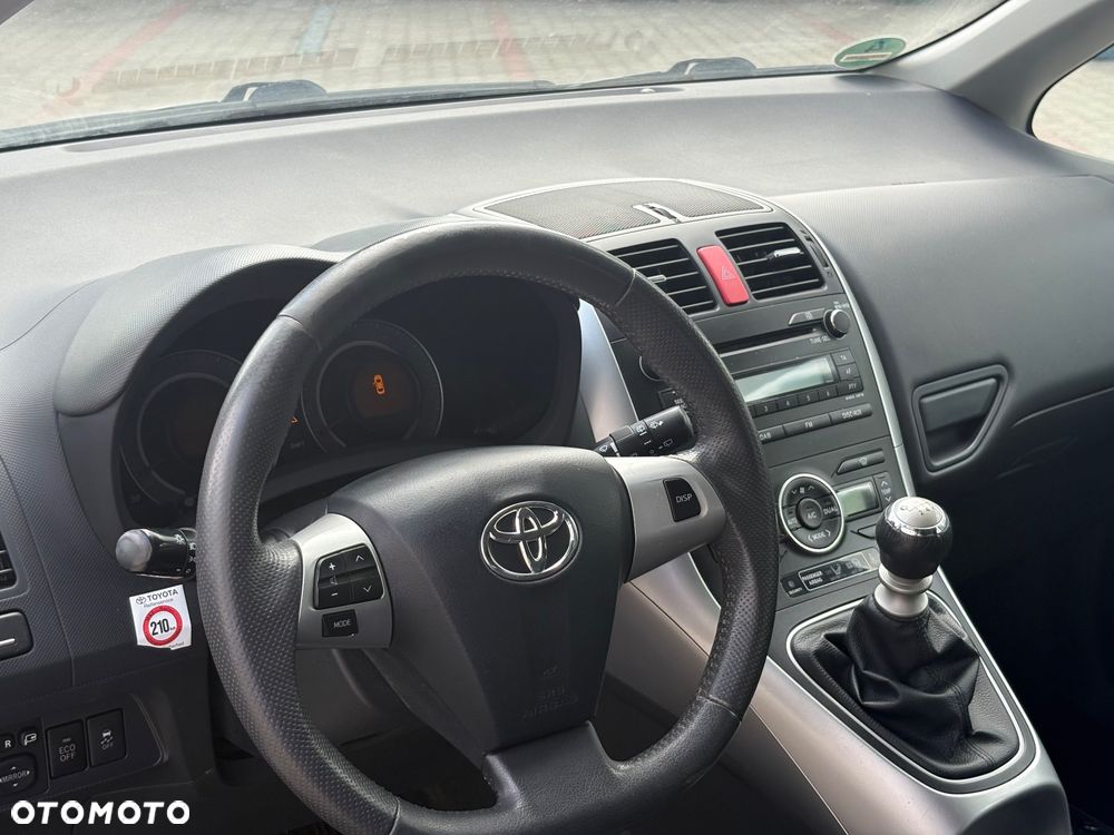 Toyota Auris 1.33 VVT-i - 9