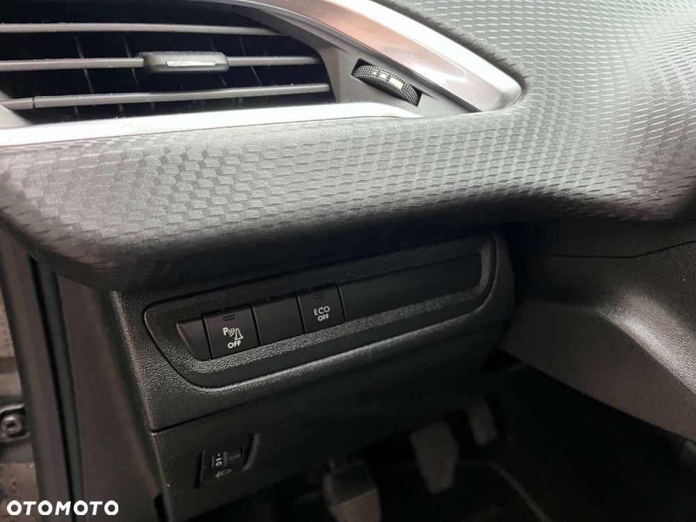 Peugeot 2008 PureTech 82 Signature - 18