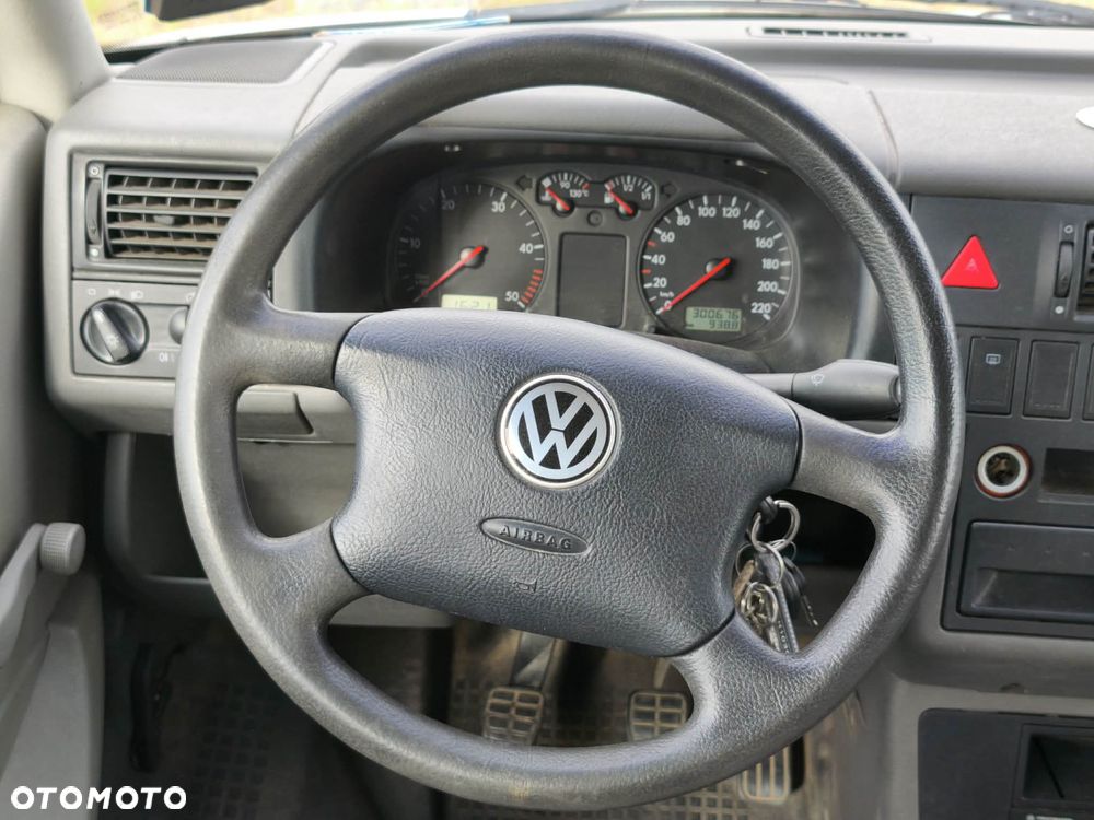 Volkswagen Transporter - 30