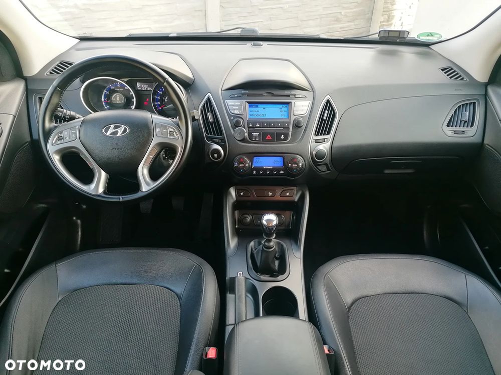Hyundai ix35 1.6 2WD Fifa World Cup Edition - 12