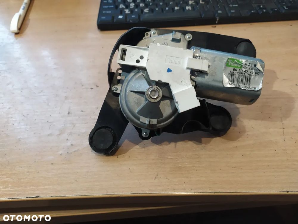 Silnik wycieraczki klapy bagażnika Peugeot 308 9680477480