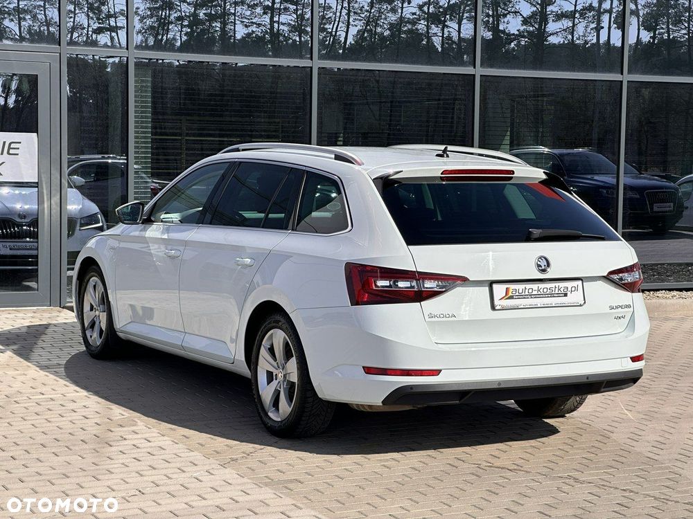Skoda Superb 2.0 TDI SCR 4x4 L&K DSG - 10