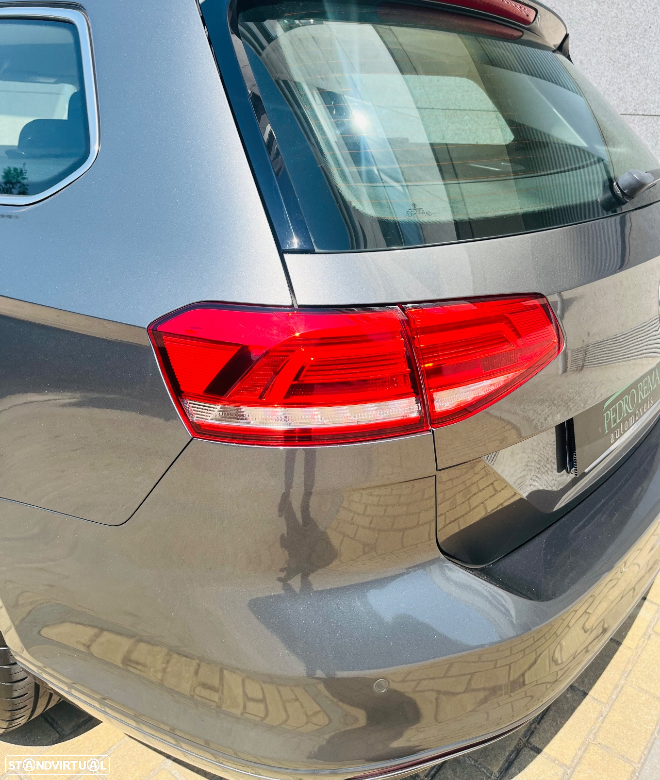 VW Passat Variant 2.0 TDi Confortline - 21