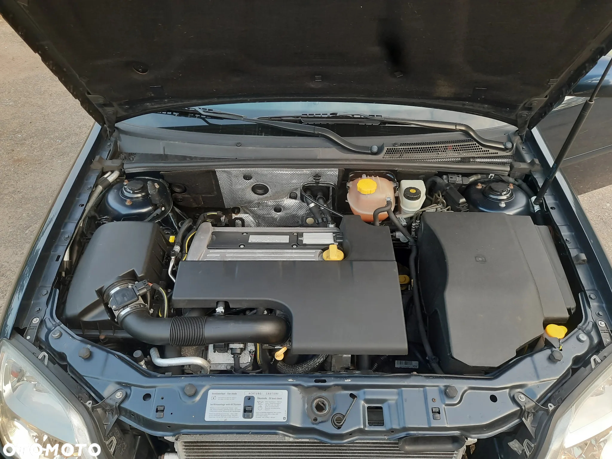 Opel Vectra 2.2 Essentia - 22