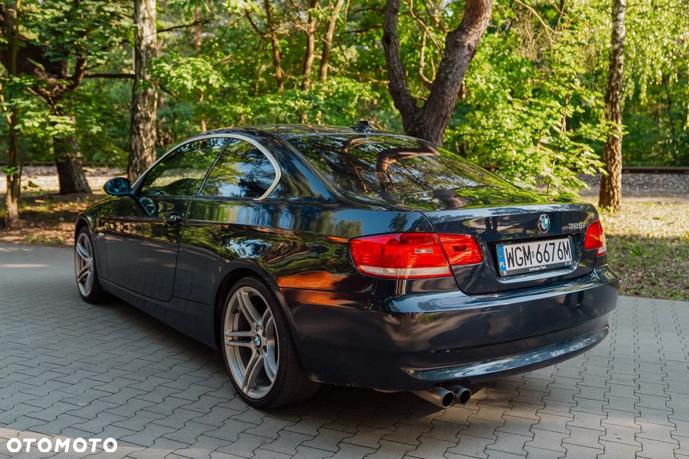 BMW Seria 3 325i - 7