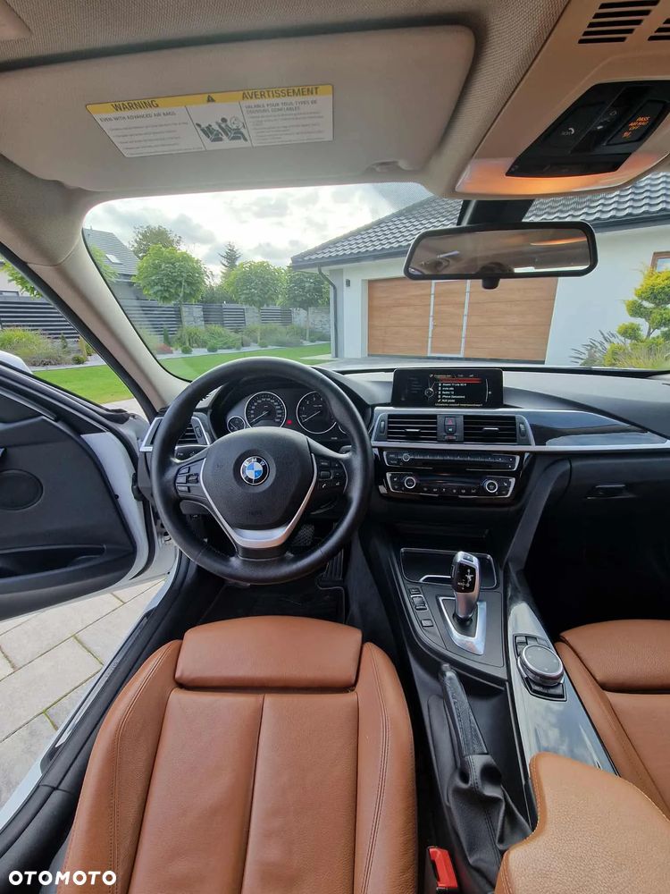 BMW Seria 3 320i xDrive Sport Line - 11