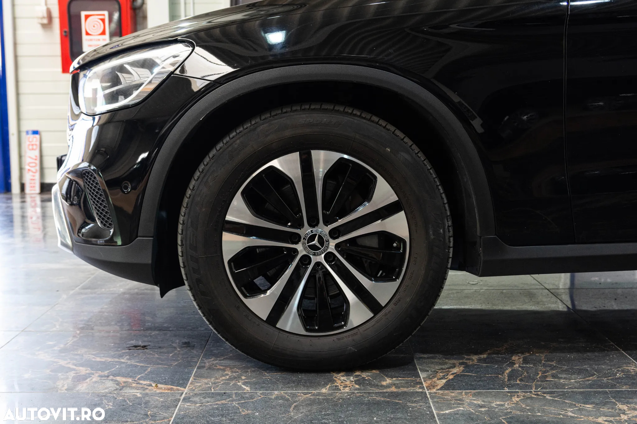 Mercedes-Benz GLC 300 d 4Matic 9G-TRONIC Exclusive - 9
