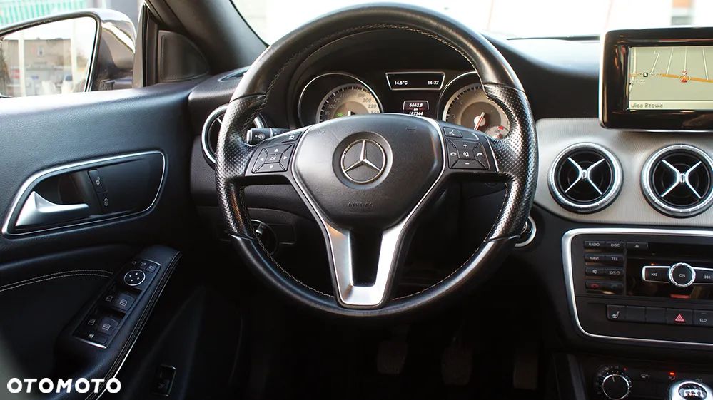 Mercedes-Benz CLA 200 - 9
