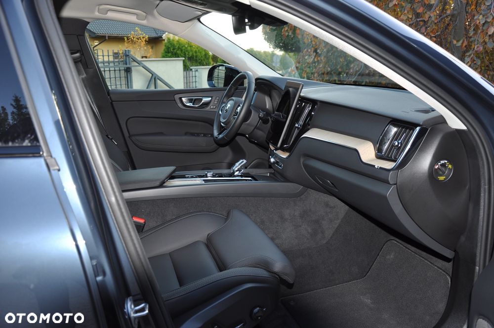 Volvo XC 60 B5 B AWD Plus Dark - 13