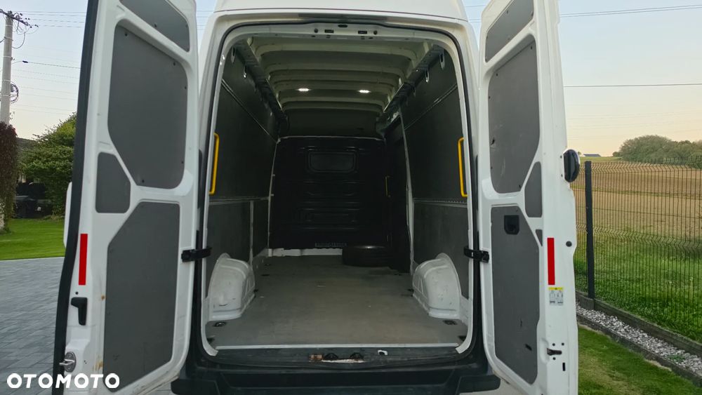Volkswagen Crafter - 27