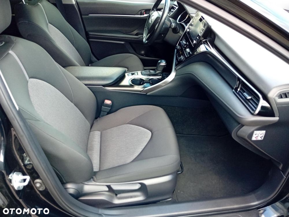 Toyota Camry 2.5 Hybrid Comfort CVT - 16