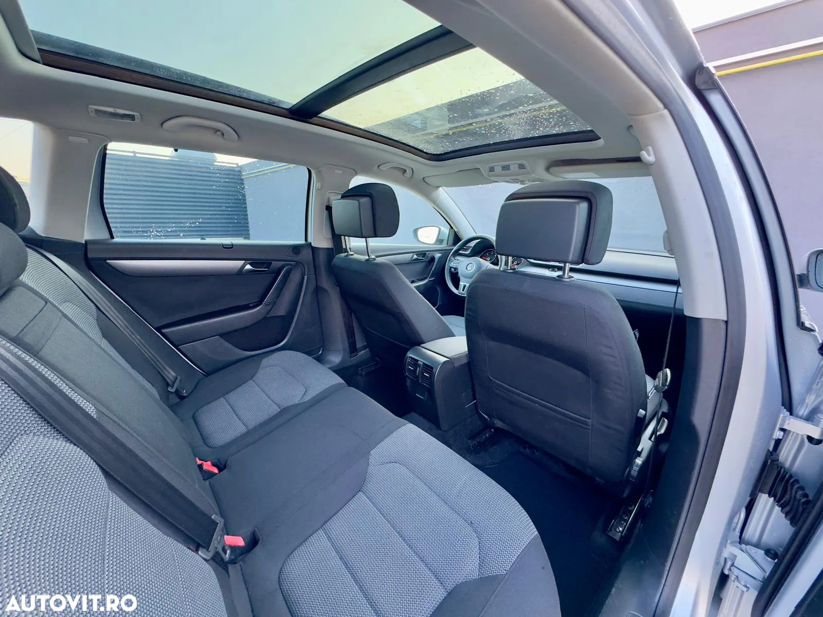 Volkswagen Passat - 11
