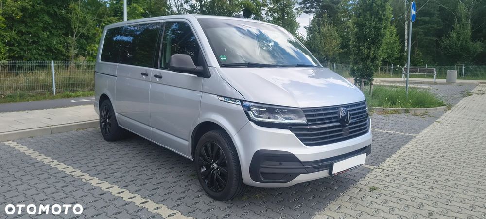 Volkswagen Multivan - 2