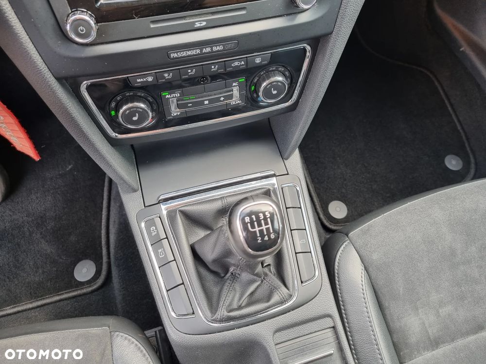 Skoda Superb 2.0 TDI Elegance - 22