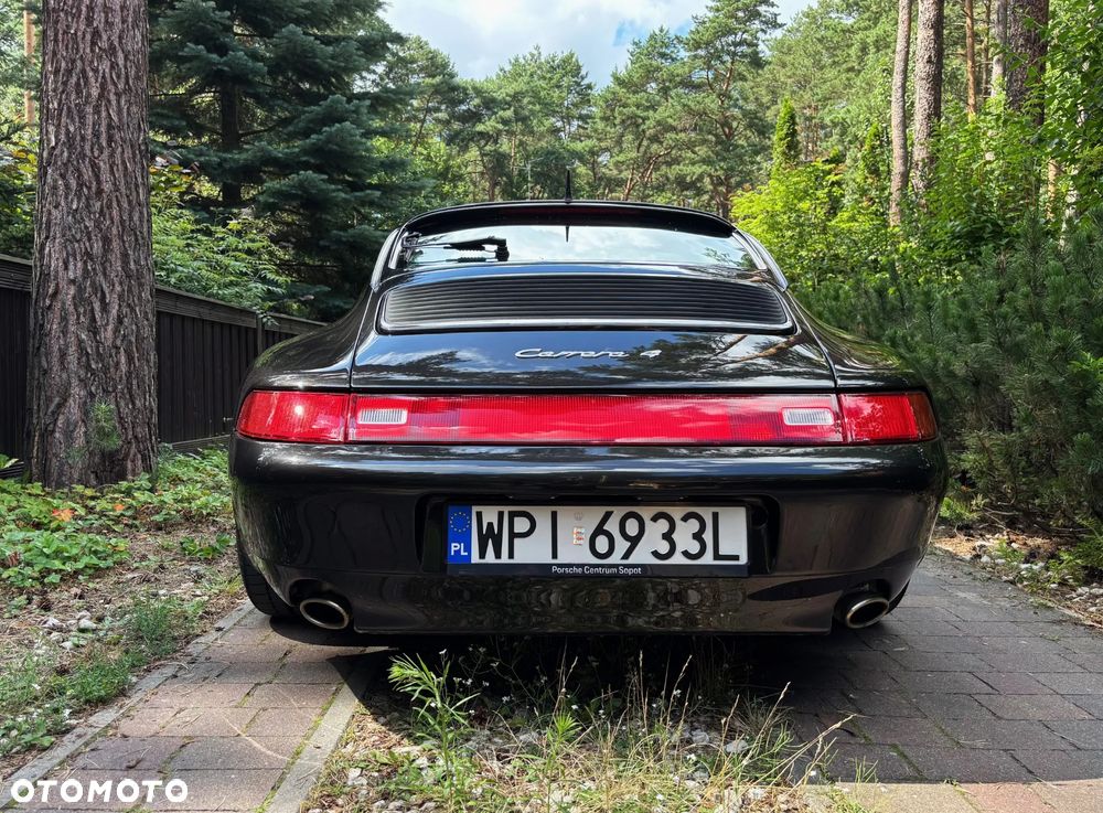 Porsche 911 Carrera 4 - 3
