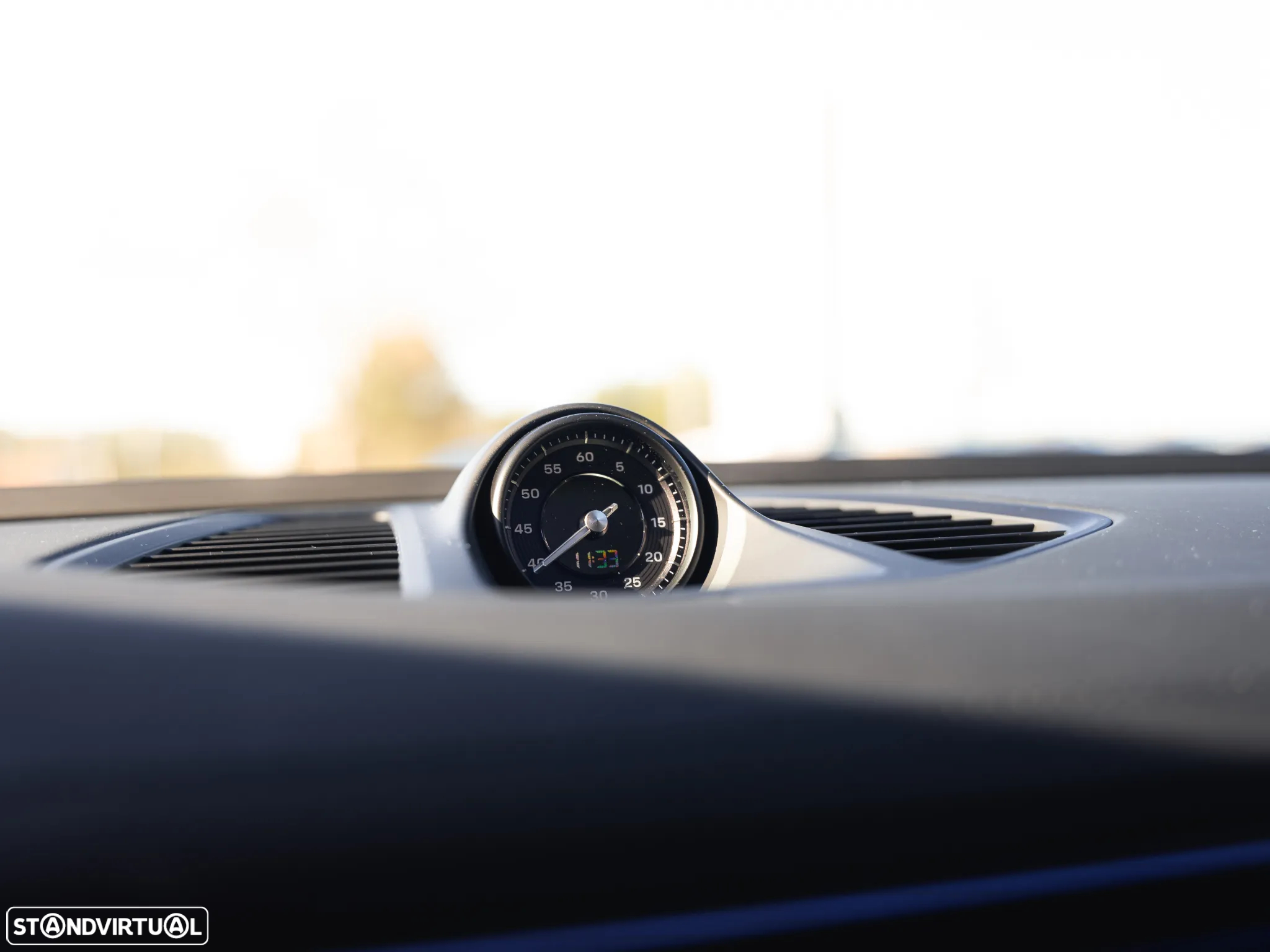 Porsche Macan Electric 4 - 27