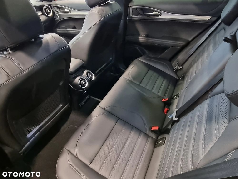 Alfa Romeo Stelvio 2.0 Turbo Veloce Q4 - 16