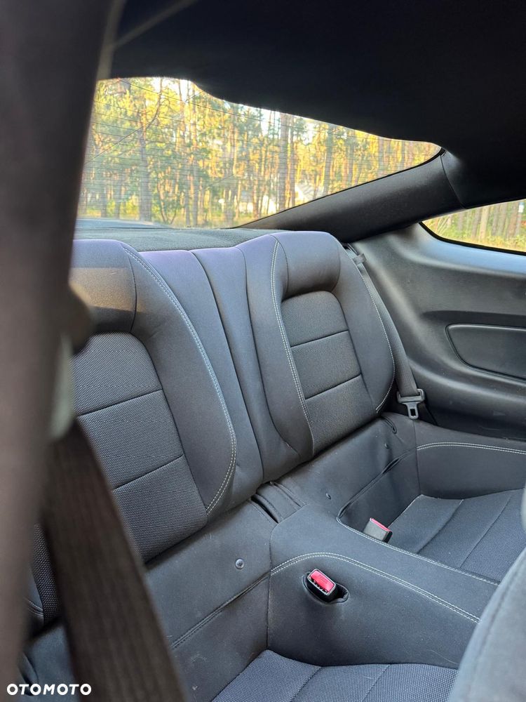 Ford Mustang 3.7 V6 - 12