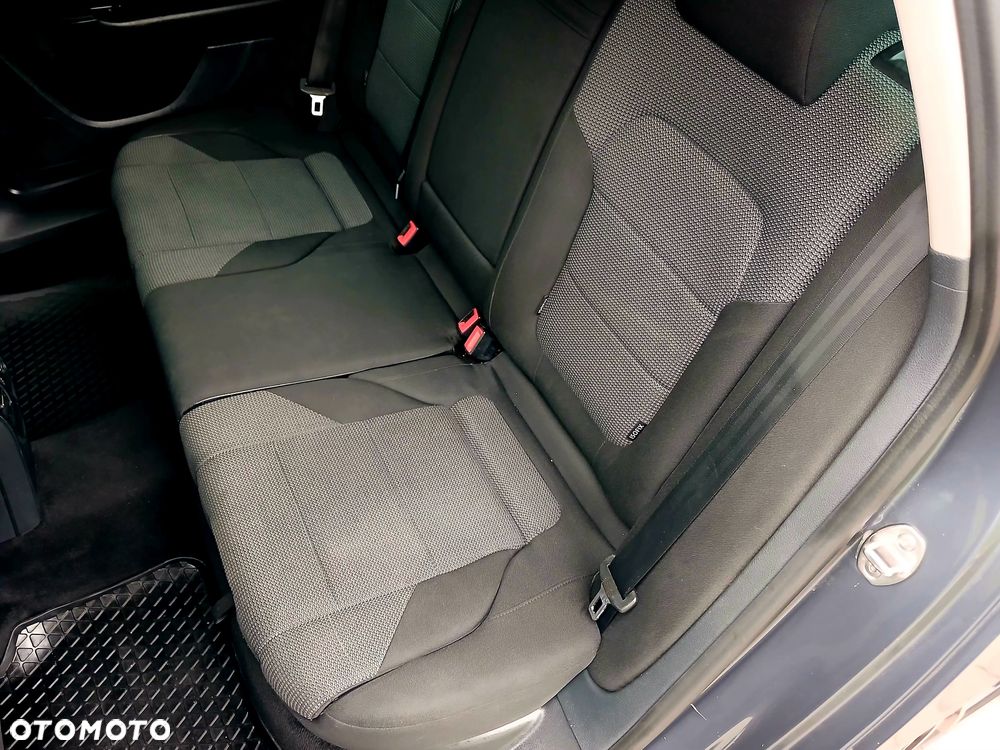 Volkswagen Passat - 24