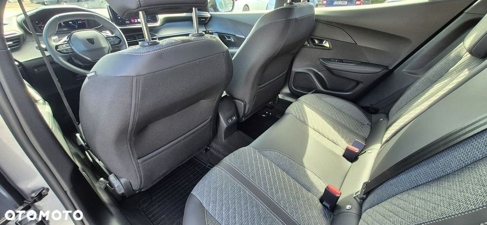 Peugeot 2008 1.2 PureTech Allure S&S EAT8 - 24