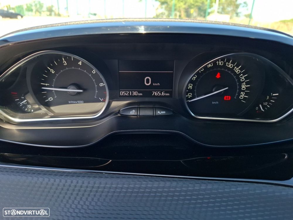 Peugeot 2008 1.2 PureTech Allure - 15