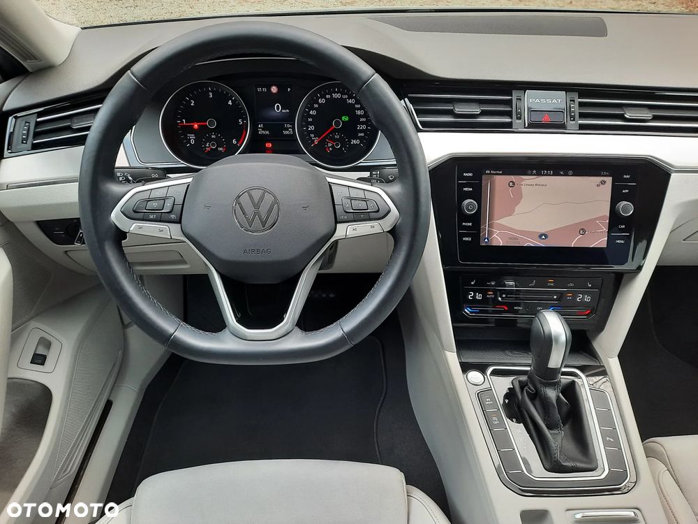 Volkswagen Passat 2.0 TDI Elegance DSG - 21
