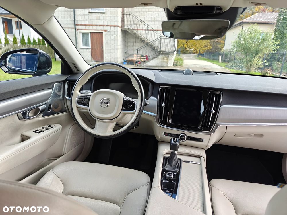 Volvo V90 D4 Geartronic Momentum Pro - 16