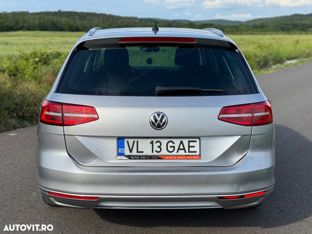 Volkswagen Passat - 4