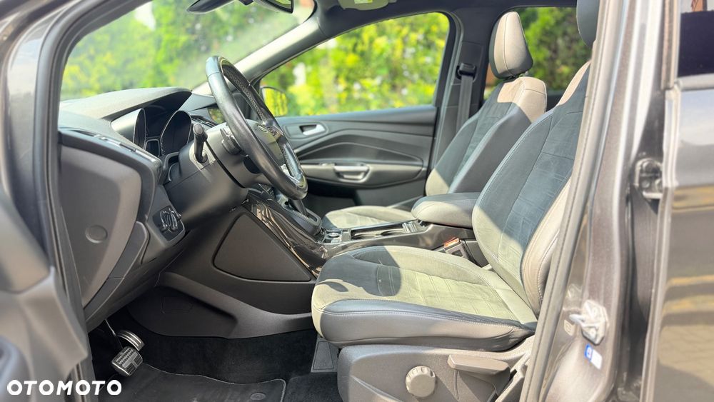 Ford Kuga 2.0 TDCi 4x4 ST-Line - 14