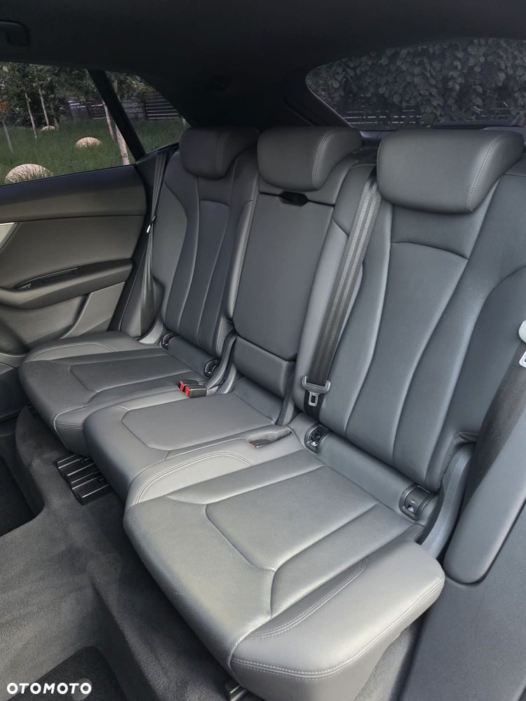 Audi Q8 - 12