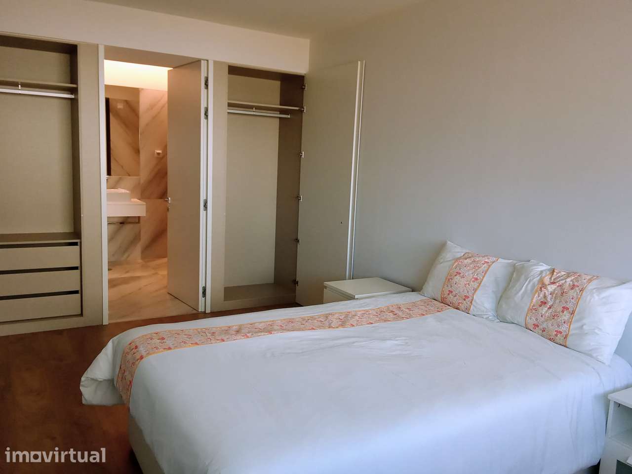 Quarto individual com wc privativa perto da FEUP - Grande imagem: 5/14