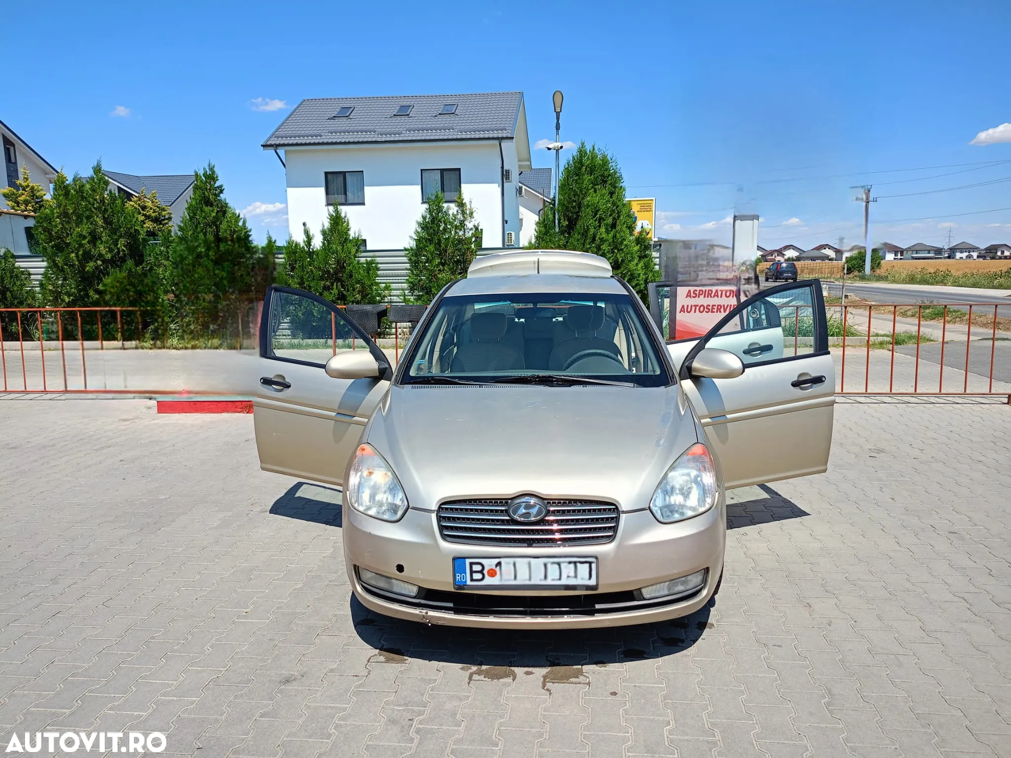 Hyundai Accent - 2