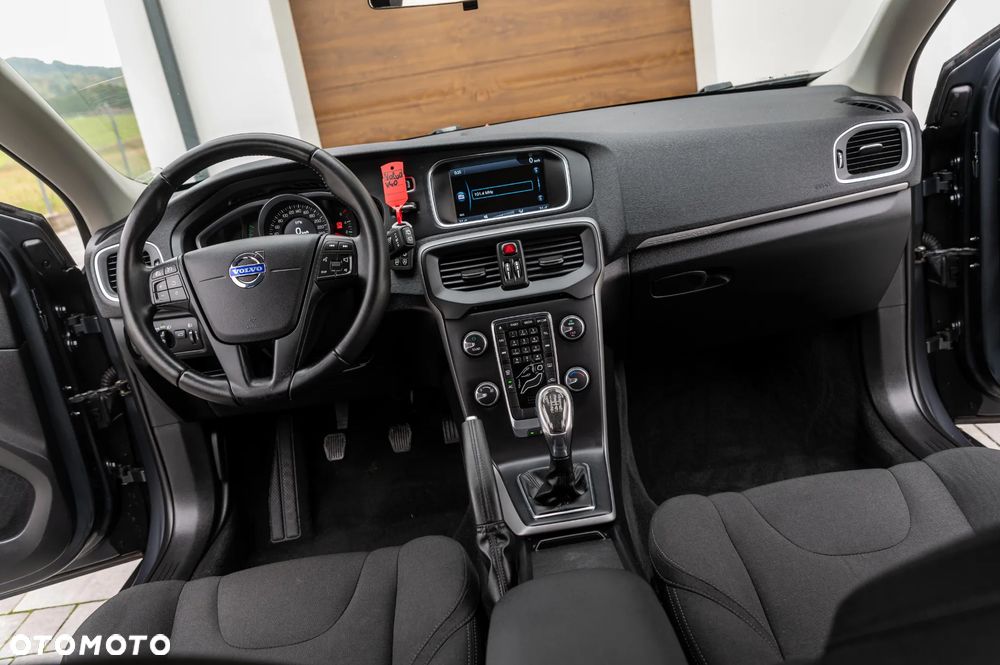 Volvo V40 D2 Kinetic - 34