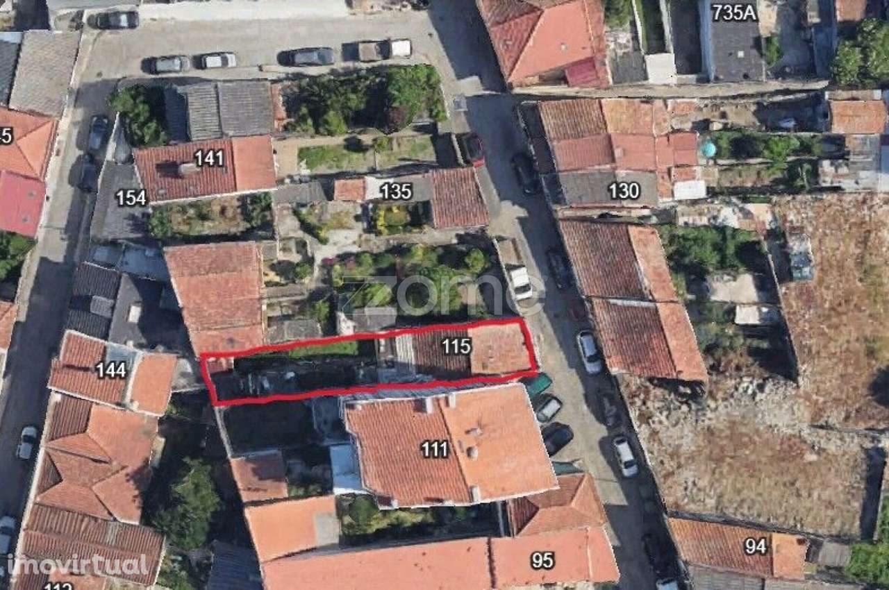 Moradia em remodelação T3, na Travessa S. Dinis, Porto - Grande imagem: 2/29