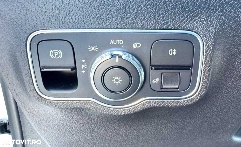 Mercedes-Benz GLB - 21